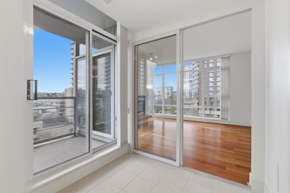 Photo 9 at 706 - 1483 Homer Street, Yaletown, Vancouver West