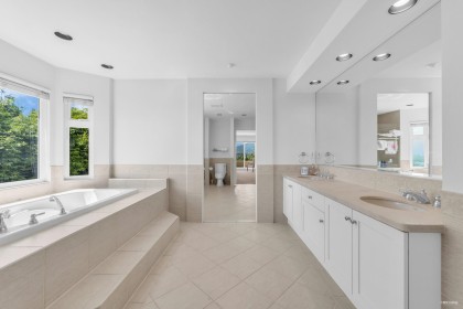 Photo 26 at 574 St. Andrews Place, Glenmore, West Vancouver