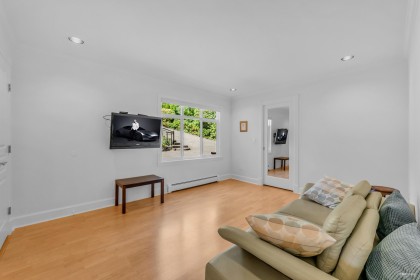 Photo 22 at 574 St. Andrews Place, Glenmore, West Vancouver