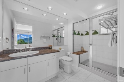 Photo 28 at 574 St. Andrews Place, Glenmore, West Vancouver