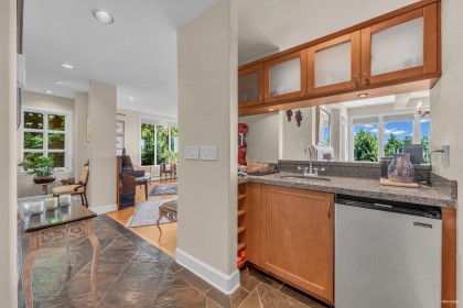 Photo 20 at 574 St. Andrews Place, Glenmore, West Vancouver