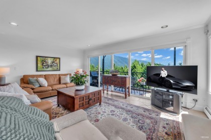 Photo 19 at 574 St. Andrews Place, Glenmore, West Vancouver