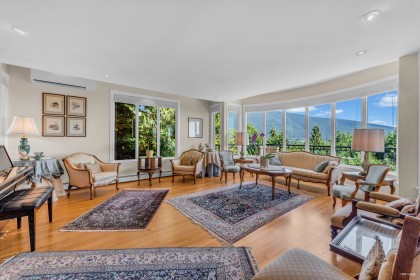 Photo 8 at 574 St. Andrews Place, Glenmore, West Vancouver