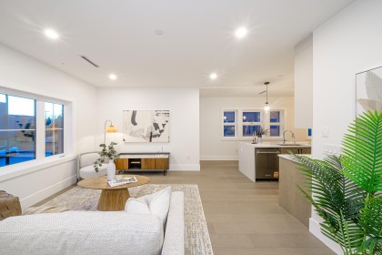 Photo 2 at 2735 W 8th Avenue, Kitsilano, Vancouver West