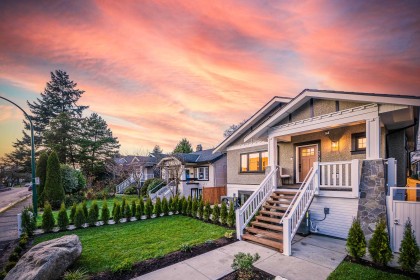 Photo 1 at 2735 W 8th Avenue, Kitsilano, Vancouver West