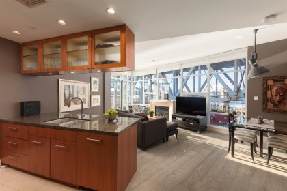 Photo 11 at 805 - 628 Kinghorne Mews, Yaletown, Vancouver West