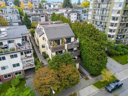 Photo 2 at 102 - 2458 York Avenue, Kitsilano, Vancouver West