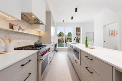 Photo 4 at 1493 W 52nd Avenue, South Granville, Vancouver West