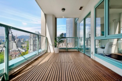 Photo 2 at 2103 - 907 Beach Avenue, Yaletown, Vancouver West