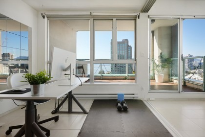 Photo 6 at 2103 - 907 Beach Avenue, Yaletown, Vancouver West