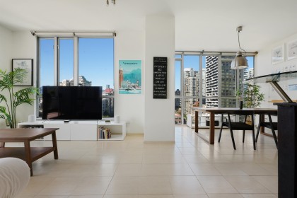 Photo 12 at 2103 - 907 Beach Avenue, Yaletown, Vancouver West