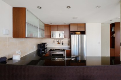 Photo 9 at 2103 - 907 Beach Avenue, Yaletown, Vancouver West