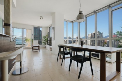 Photo 8 at 2103 - 907 Beach Avenue, Yaletown, Vancouver West