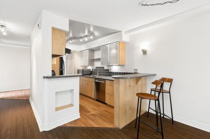 Photo 6 at 203 - 330 E 1st Street, Lower Lonsdale, North Vancouver