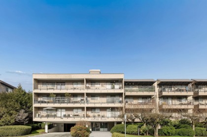 Photo 1 at 203 - 330 E 1st Street, Lower Lonsdale, North Vancouver