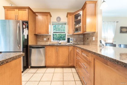 Photo 14 at 15 - 3150 Sunnyhurst Road, Lynn Valley, North Vancouver