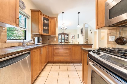 Photo 15 at 15 - 3150 Sunnyhurst Road, Lynn Valley, North Vancouver