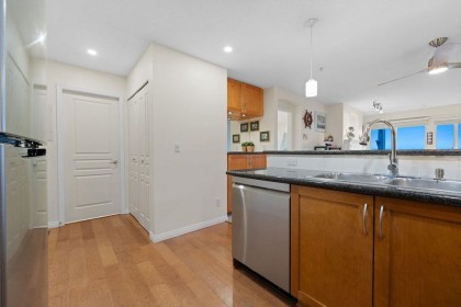 Photo 6 at 308 - 333 E 1st Street, Lower Lonsdale, North Vancouver