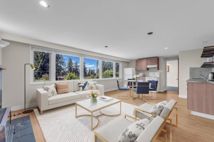 Photo 3 at 472 Crestwood Avenue, Upper Delbrook, North Vancouver