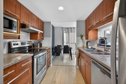 Photo 5 at 1201 - 183 Keefer Place, Downtown VW, Vancouver West