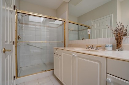 Photo 19 at 402 - 3621 W 26th Avenue, Dunbar, Vancouver West