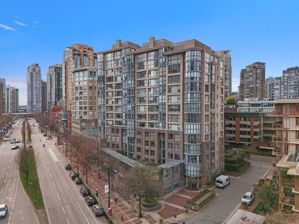 Photo 1 at 404 - 238 Alvin Narod Mews, Yaletown, Vancouver West