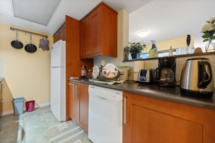 Photo 10 at 404 - 238 Alvin Narod Mews, Yaletown, Vancouver West