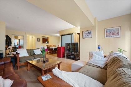 Photo 8 at 404 - 238 Alvin Narod Mews, Yaletown, Vancouver West