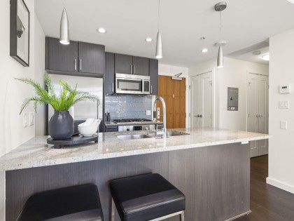 Photo 7 at 608 - 38 W 1st Avenue, False Creek, Vancouver West