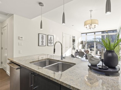 Photo 8 at 608 - 38 W 1st Avenue, False Creek, Vancouver West