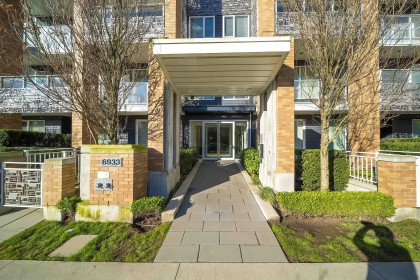 Photo 3 at 208 - 6933 Cambie Street, South Cambie, Vancouver West