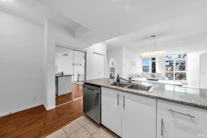 Photo 6 at 409 - 100 E Esplanade Street, Lower Lonsdale, North Vancouver