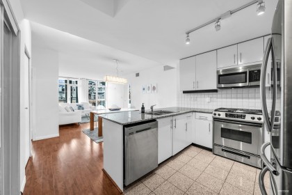 Photo 3 at 409 - 100 E Esplanade Street, Lower Lonsdale, North Vancouver