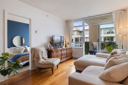 Photo 9 at 608 - 2228 W Broadway, Kitsilano, Vancouver West