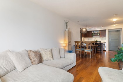 Photo 8 at 608 - 2228 W Broadway, Kitsilano, Vancouver West