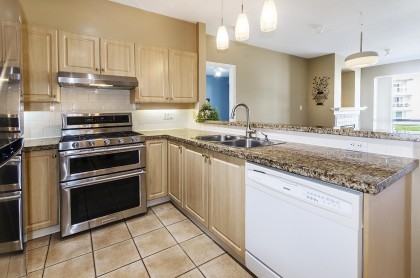 Photo 7 at 416 - 3629 Deercrest Drive, Roche Point, North Vancouver