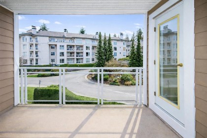 Photo 4 at 416 - 3629 Deercrest Drive, Roche Point, North Vancouver