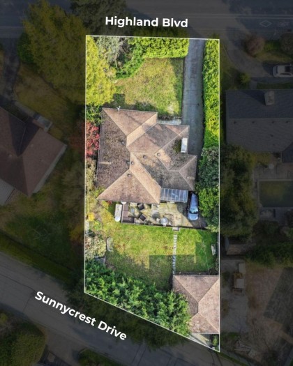 Photo 2 at 3955 Highland Boulevard, Forest Hills NV, North Vancouver