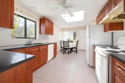 Photo 7 at 3003 Nw Sunnyhurst Road, Lynn Valley, North Vancouver