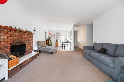 Photo 3 at 3003 Nw Sunnyhurst Road, Lynn Valley, North Vancouver