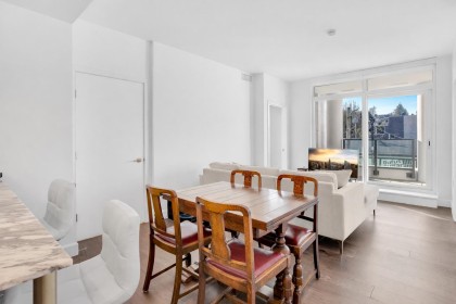 Photo 14 at 307 - 3668 W 10th Avenue, Kitsilano, Vancouver West