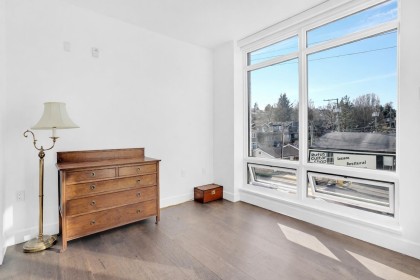 Photo 11 at 307 - 3668 W 10th Avenue, Kitsilano, Vancouver West