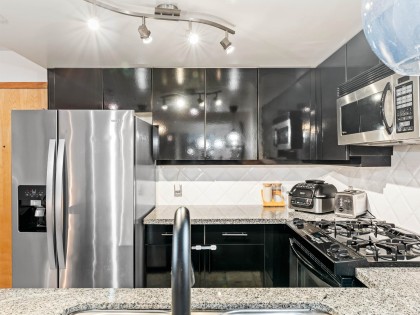 Photo 10 at 306 - 1328 W Pender Street, Coal Harbour, Vancouver West