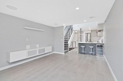 Photo 7 at 13 - 1355 W 4th Avenue, False Creek, Vancouver West