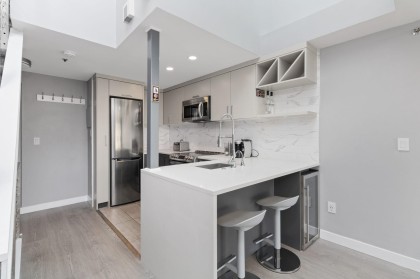 Photo 9 at 13 - 1355 W 4th Avenue, False Creek, Vancouver West