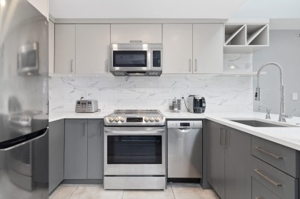 Photo 10 at 13 - 1355 W 4th Avenue, False Creek, Vancouver West