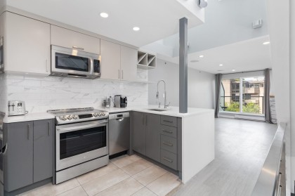 Photo 11 at 13 - 1355 W 4th Avenue, False Creek, Vancouver West