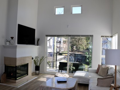 Photo 2 at 403 - 106 W Kings Road, Upper Lonsdale, North Vancouver