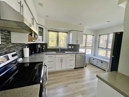 Photo 4 at 403 - 106 W Kings Road, Upper Lonsdale, North Vancouver