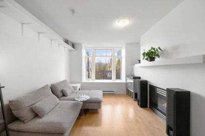 Photo 2 at 301 - 3727 W 10 Avenue, Point Grey, Vancouver West